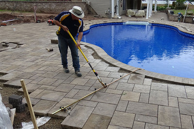 Tracer around a pool 